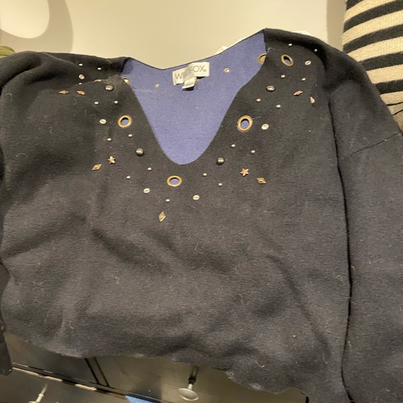 Wildfox pullover studded v neck sweater - Picture 2 of 4